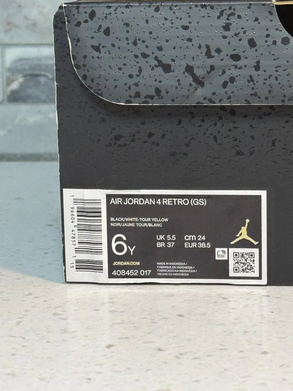 Nike Boys' Air Jordan 4 Retro Thunder (GS) - Size 6Y